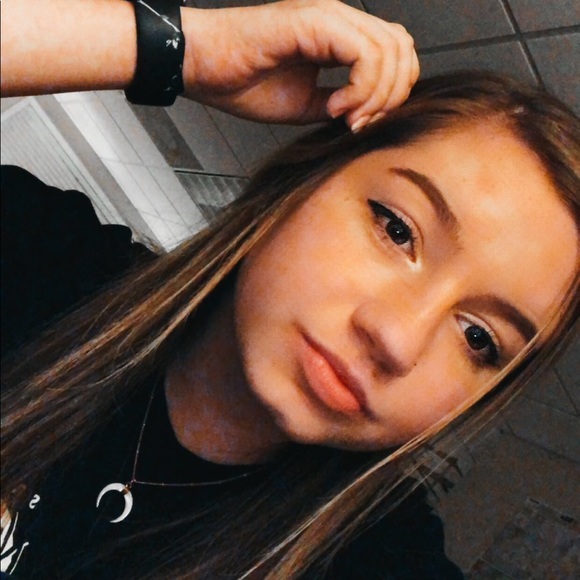 Meet your Posher, Mazurie!! - Picture 7 of 8